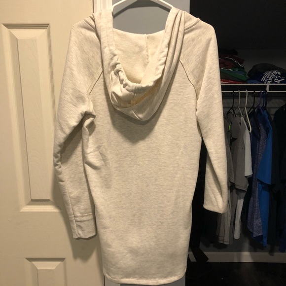 Long , comfy pullover hoodie 😊 - Picture 3 of 3